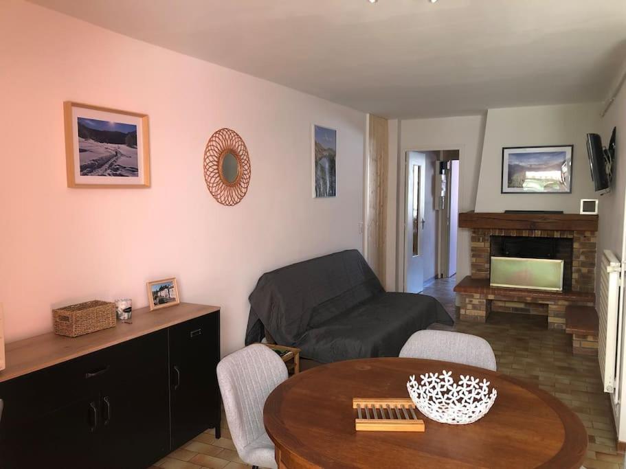 Joli Appartement Avec Terrasse Et Jardin - Vue Sur Montagne Bagnères-de-Bigorre Kültér fotó
